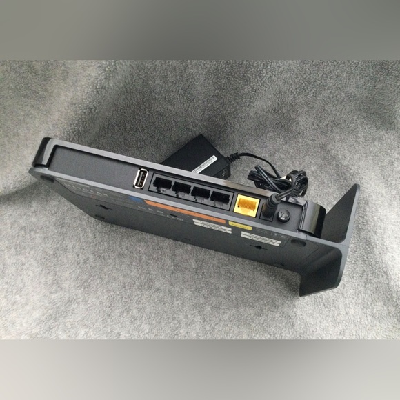 Netgear N750 Wireless Dual Band Gigabit Router Model WNDR4300 No instructions - Picture 6 of 7